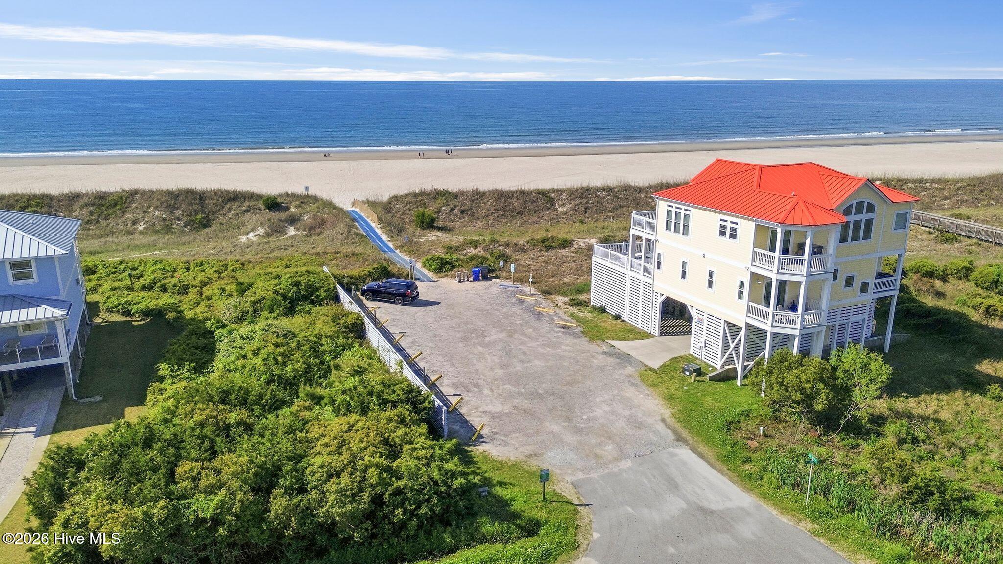 100565841 | Photo 26