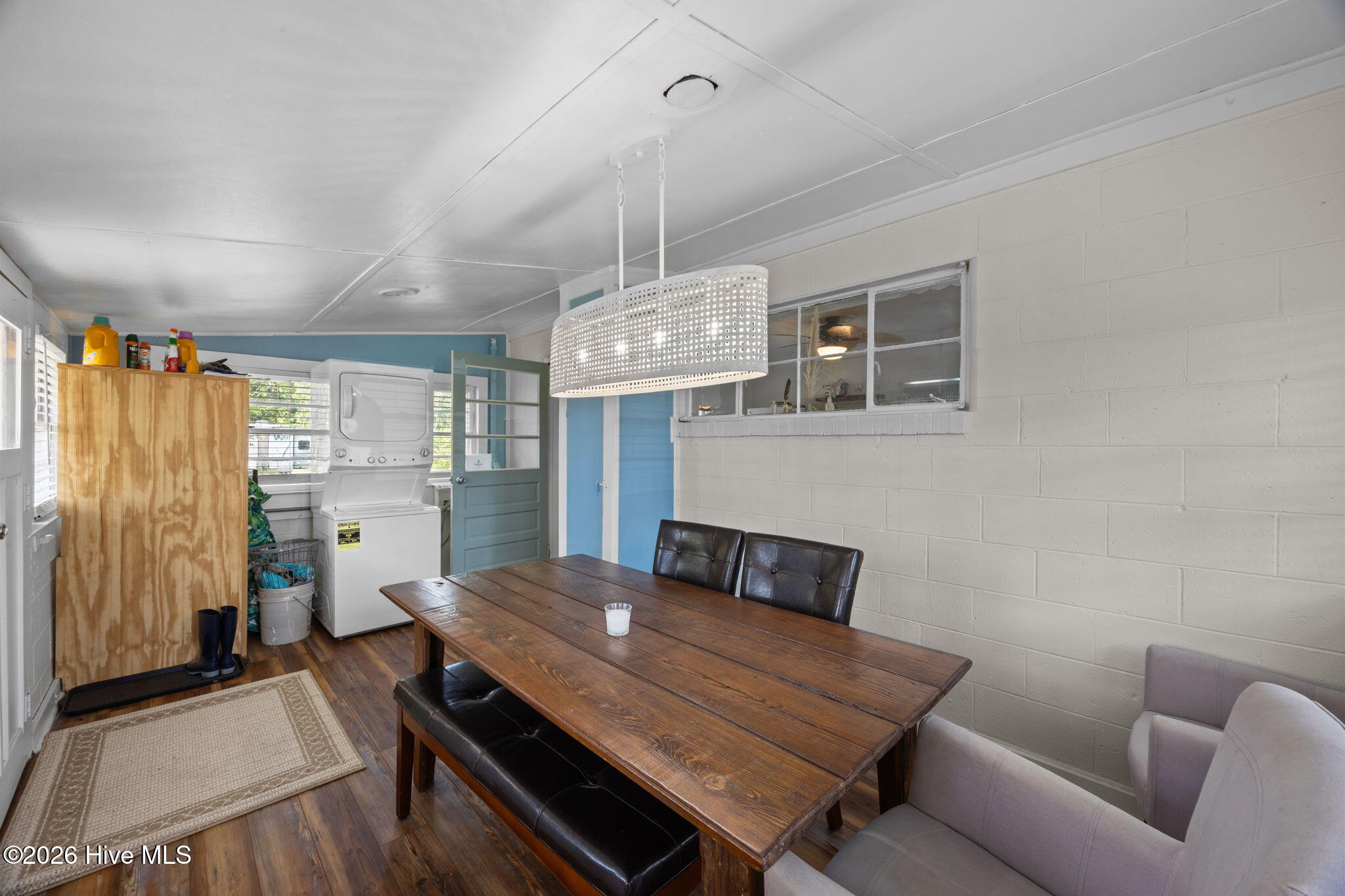 1103 Broad Street Ext,Oriental