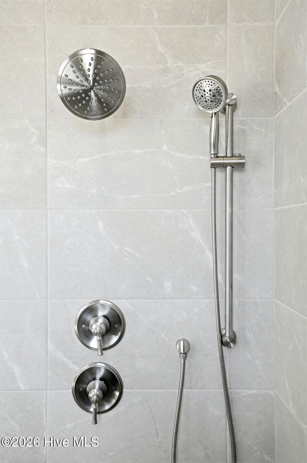 100537171 | Photo 64