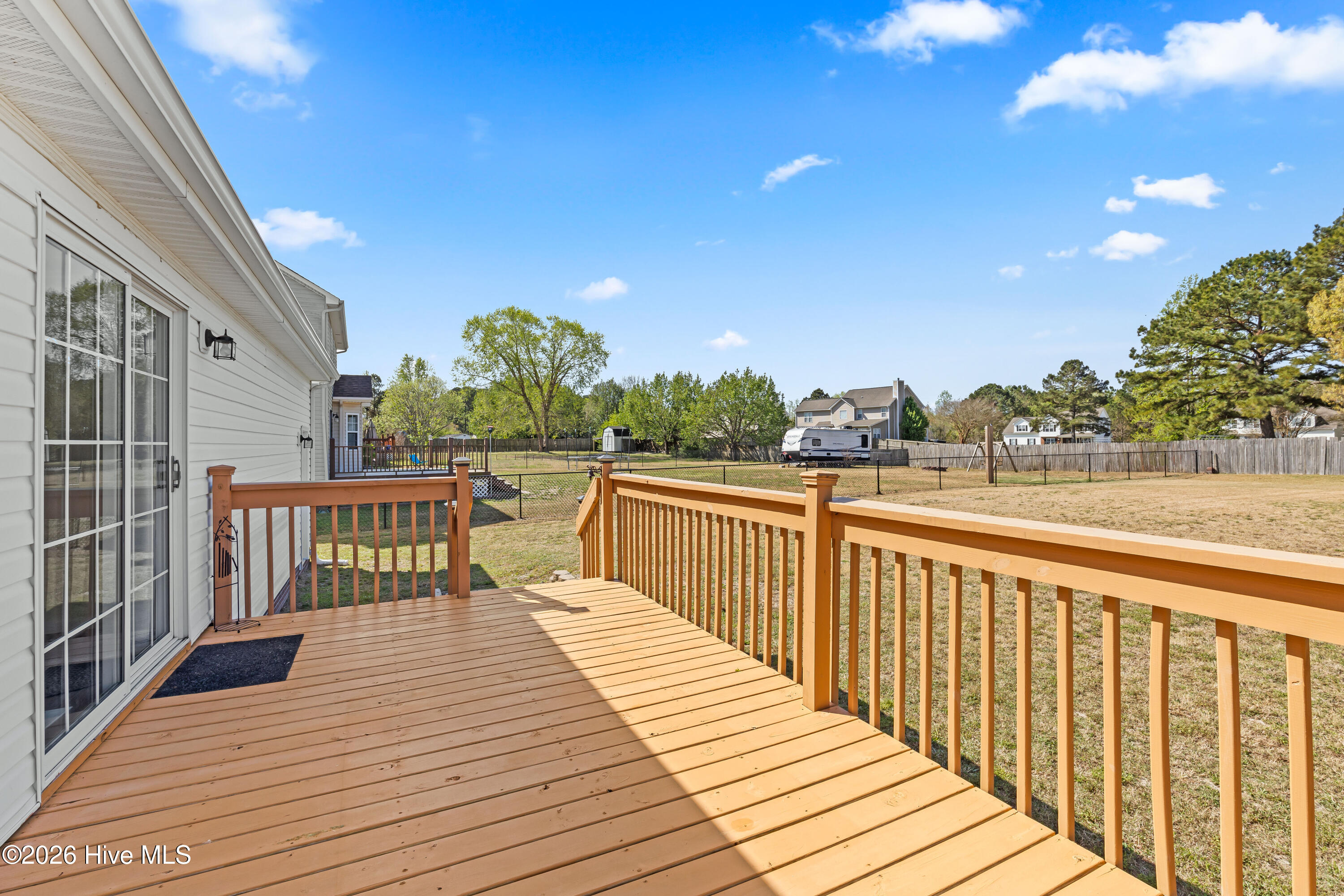 100564268 | Photo 25