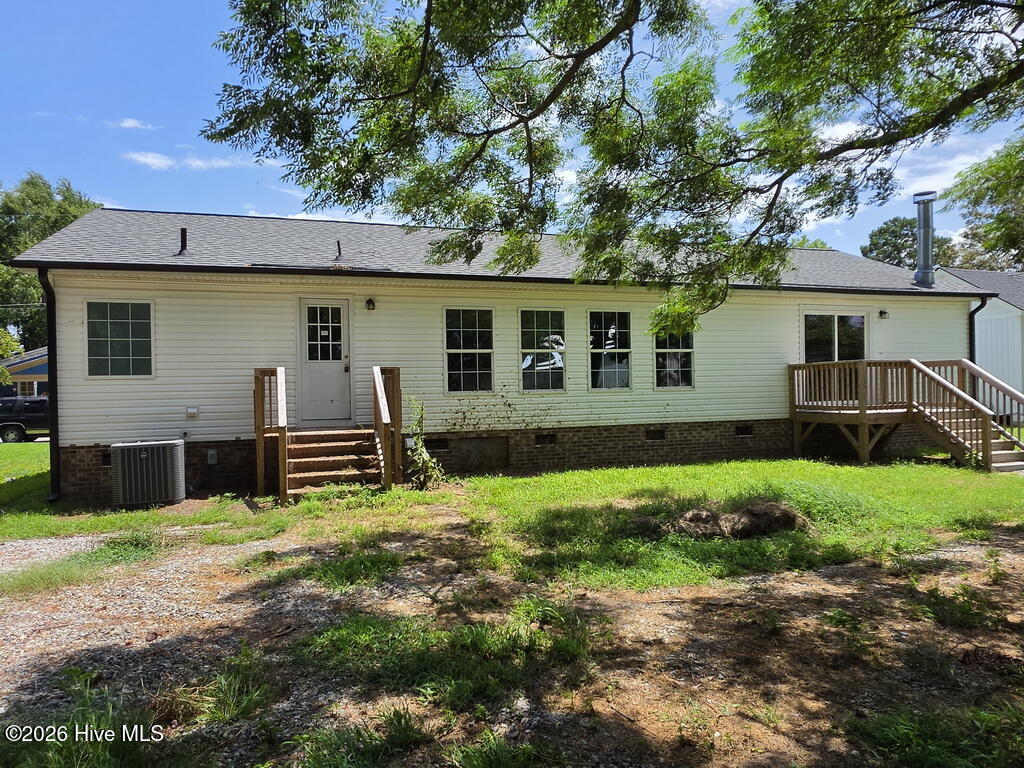 Exterior photo of 104 S Washington Street, Pikeville, NC 27863. MLS: 100598392