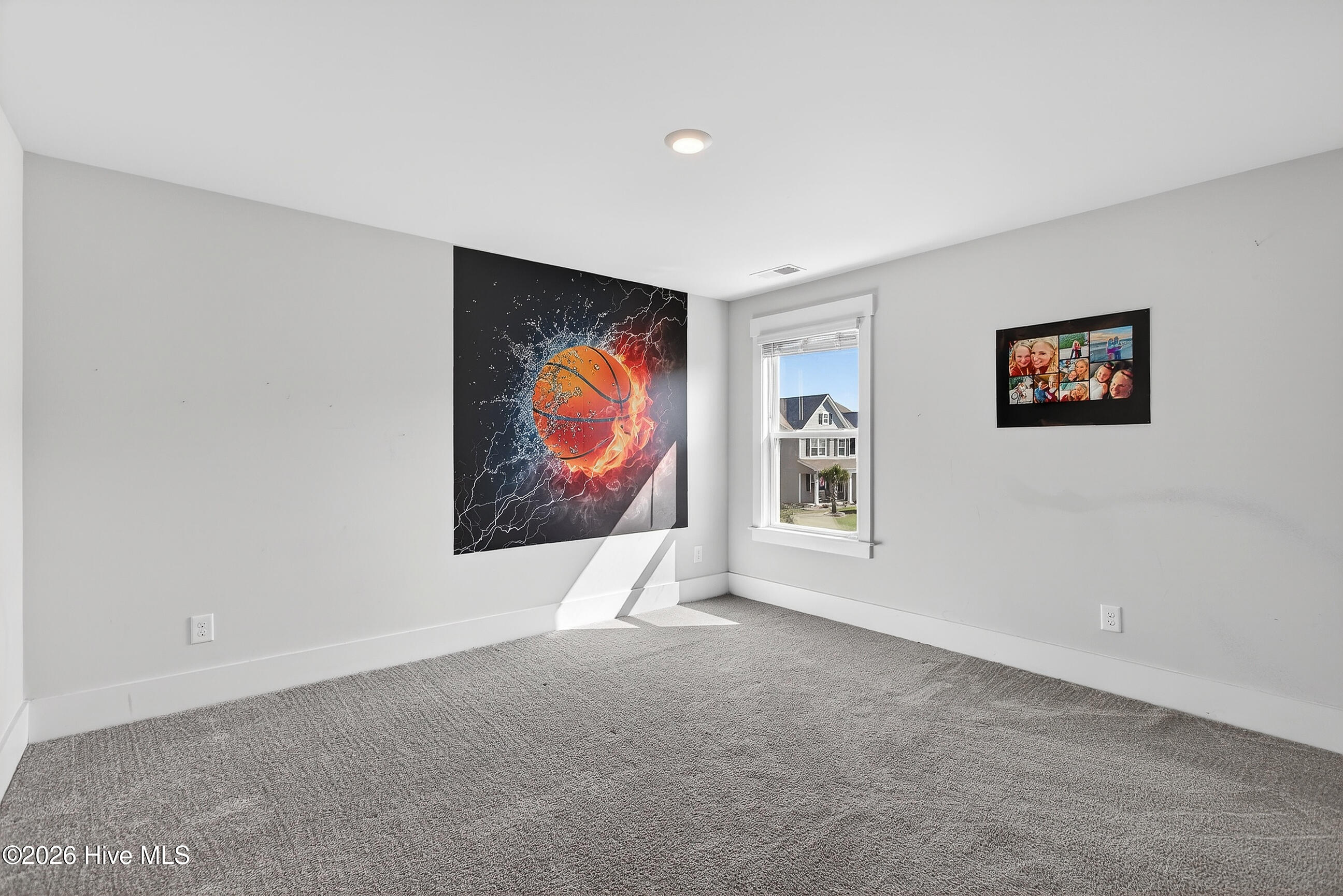 100562983 | Photo 29