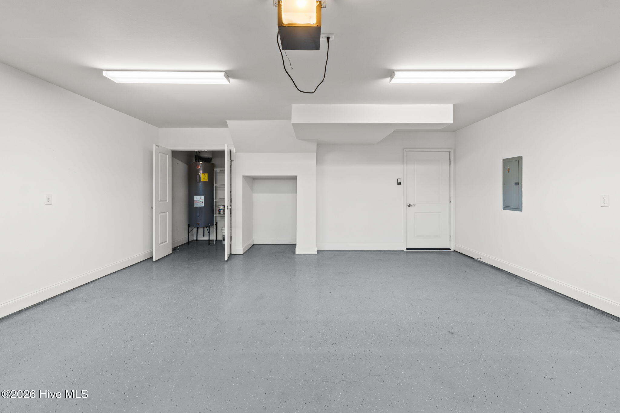 100547610 | Photo 31