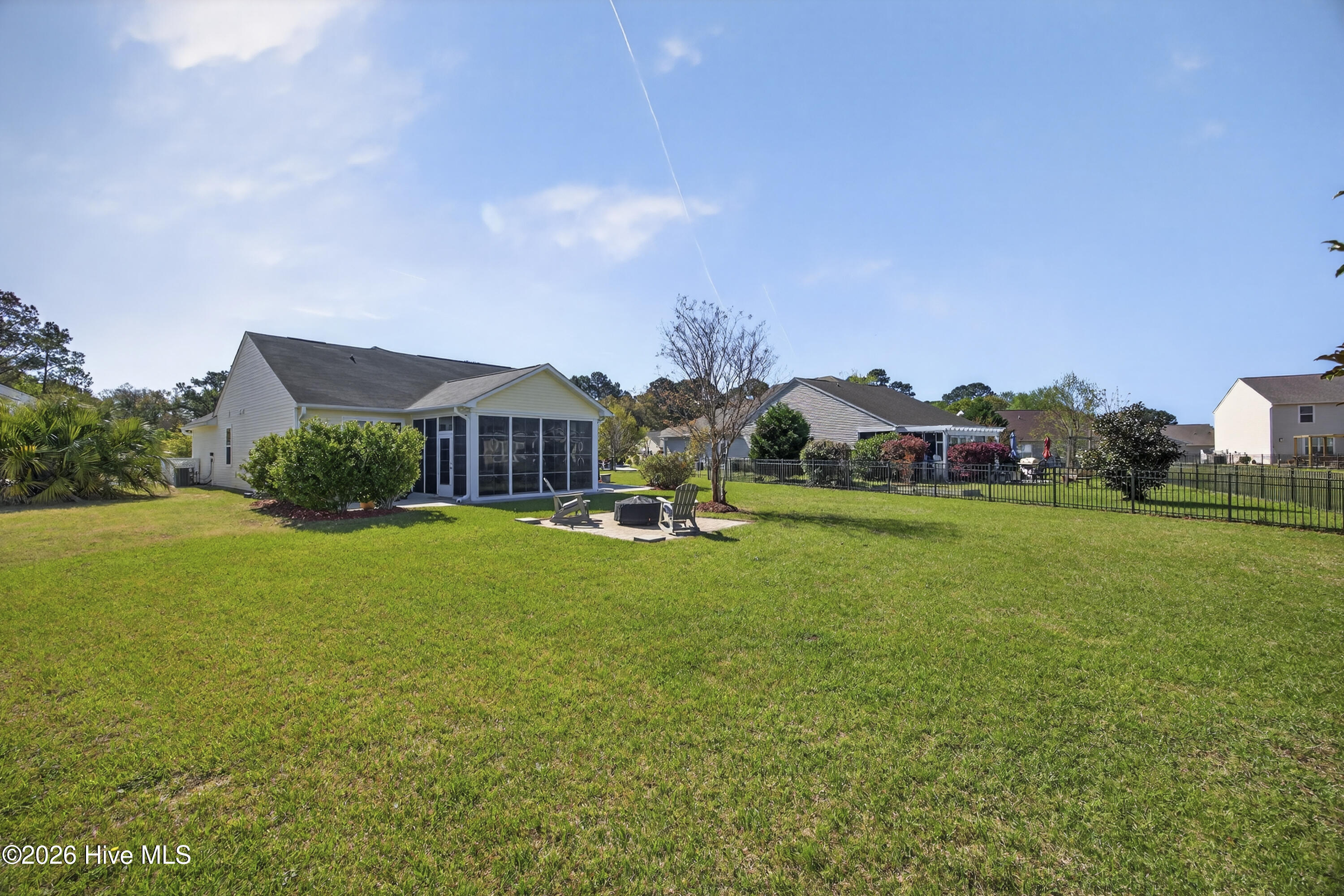 100564914 | Photo 38