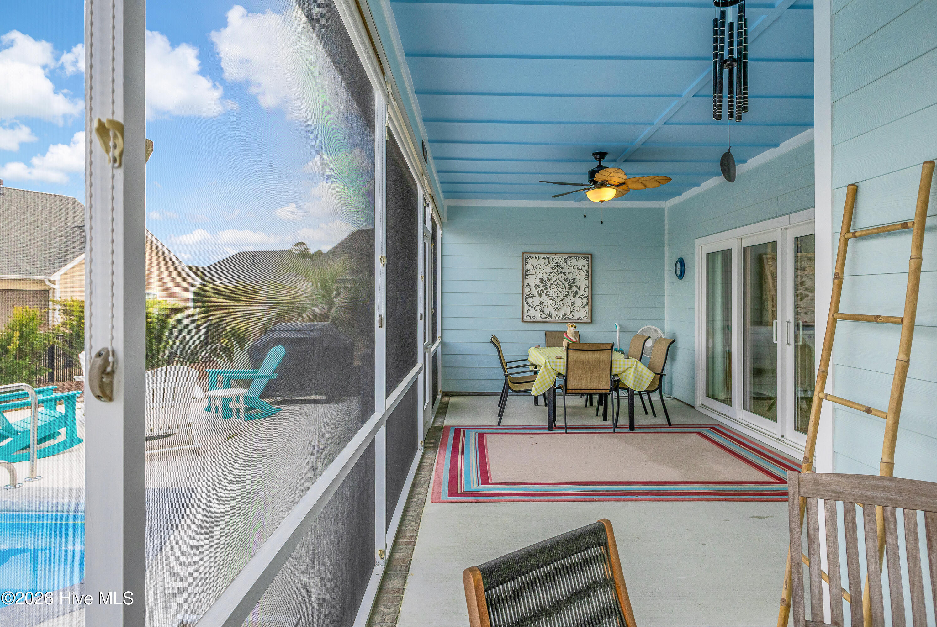 100555586 | Photo 35