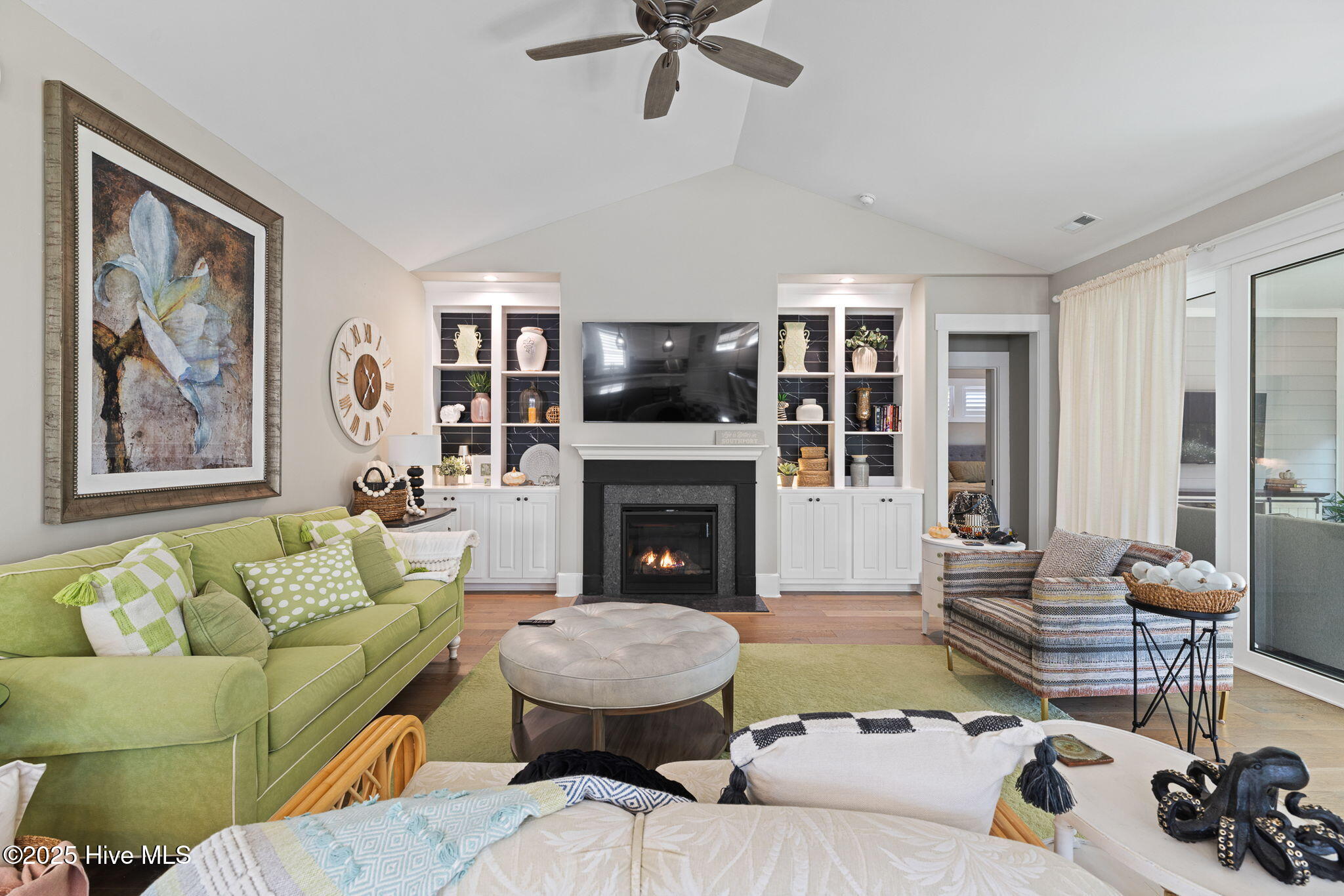 100540140 | Photo 10