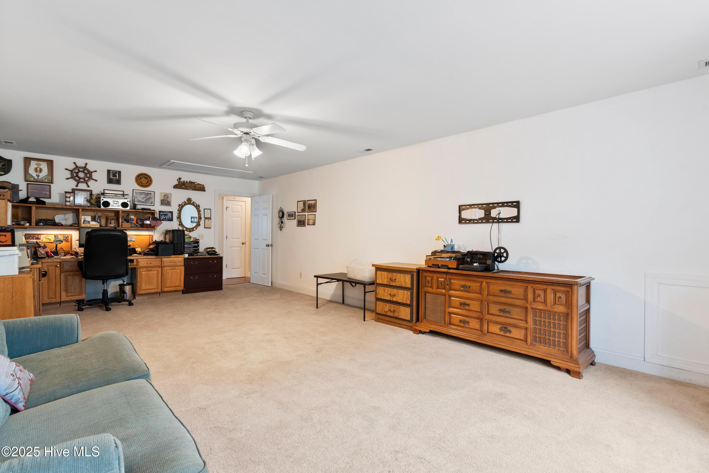 100522609 | Photo 46