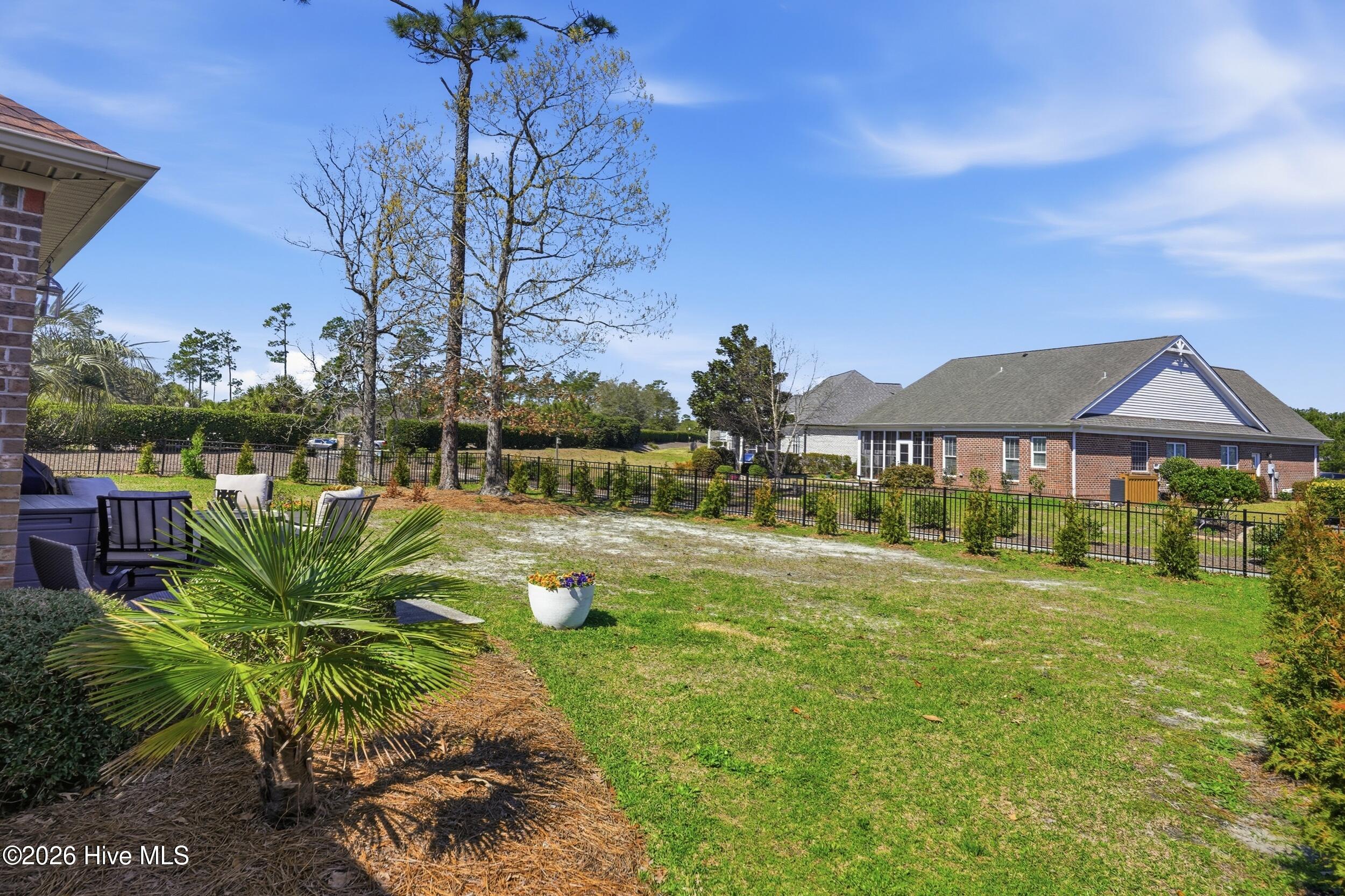 100561149 | Photo 32