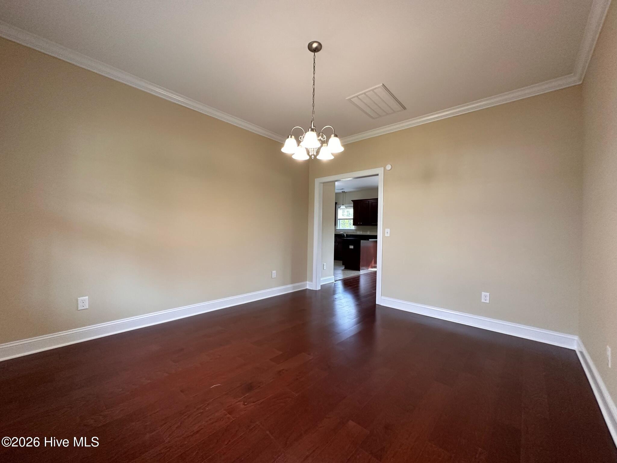 100557868 | Photo 11