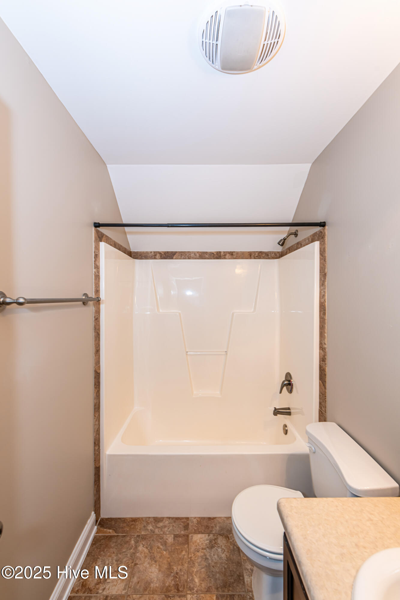 100546682 | Photo 63