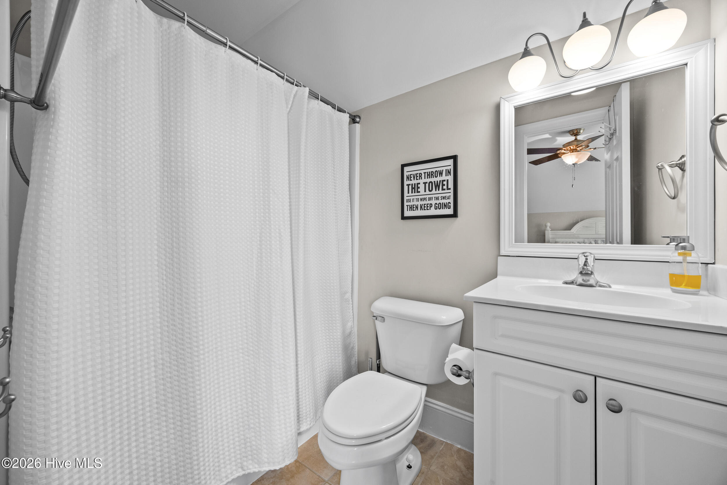 100565771 | Photo 51