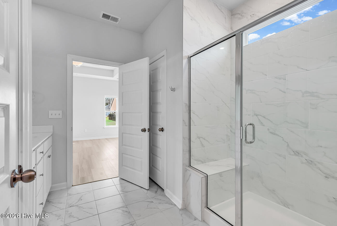 100560005 | Photo 34