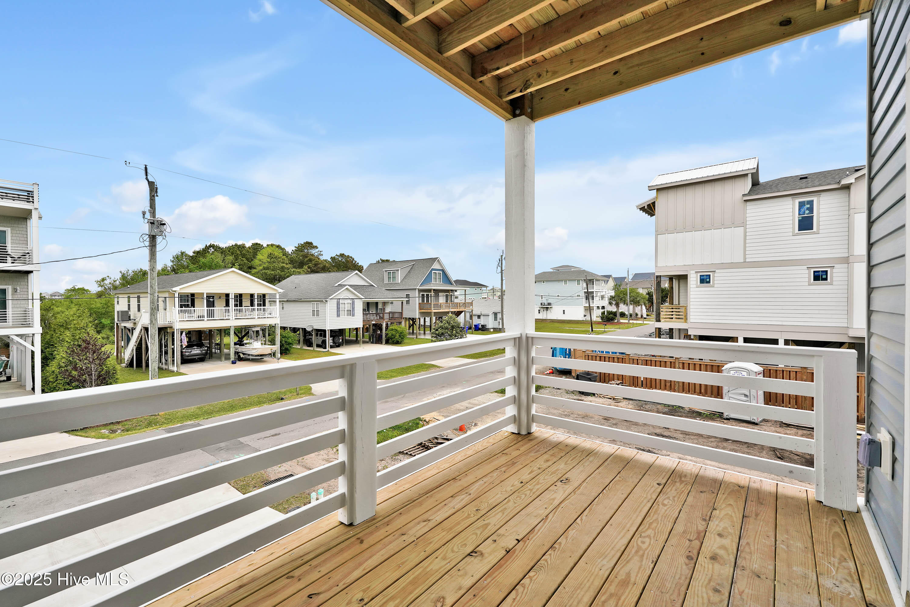 100540463 | Photo 15