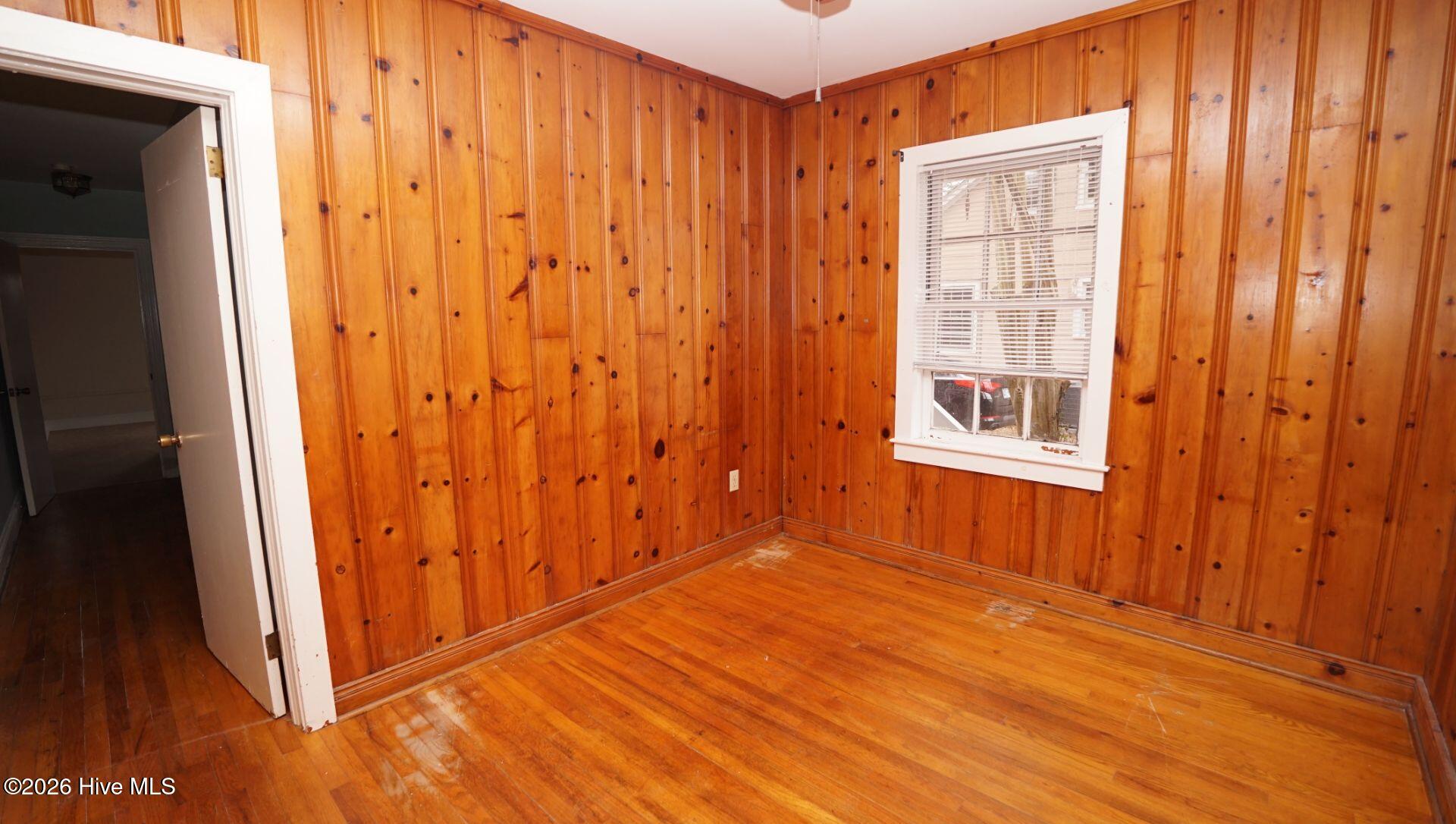 100547653 | Photo 30