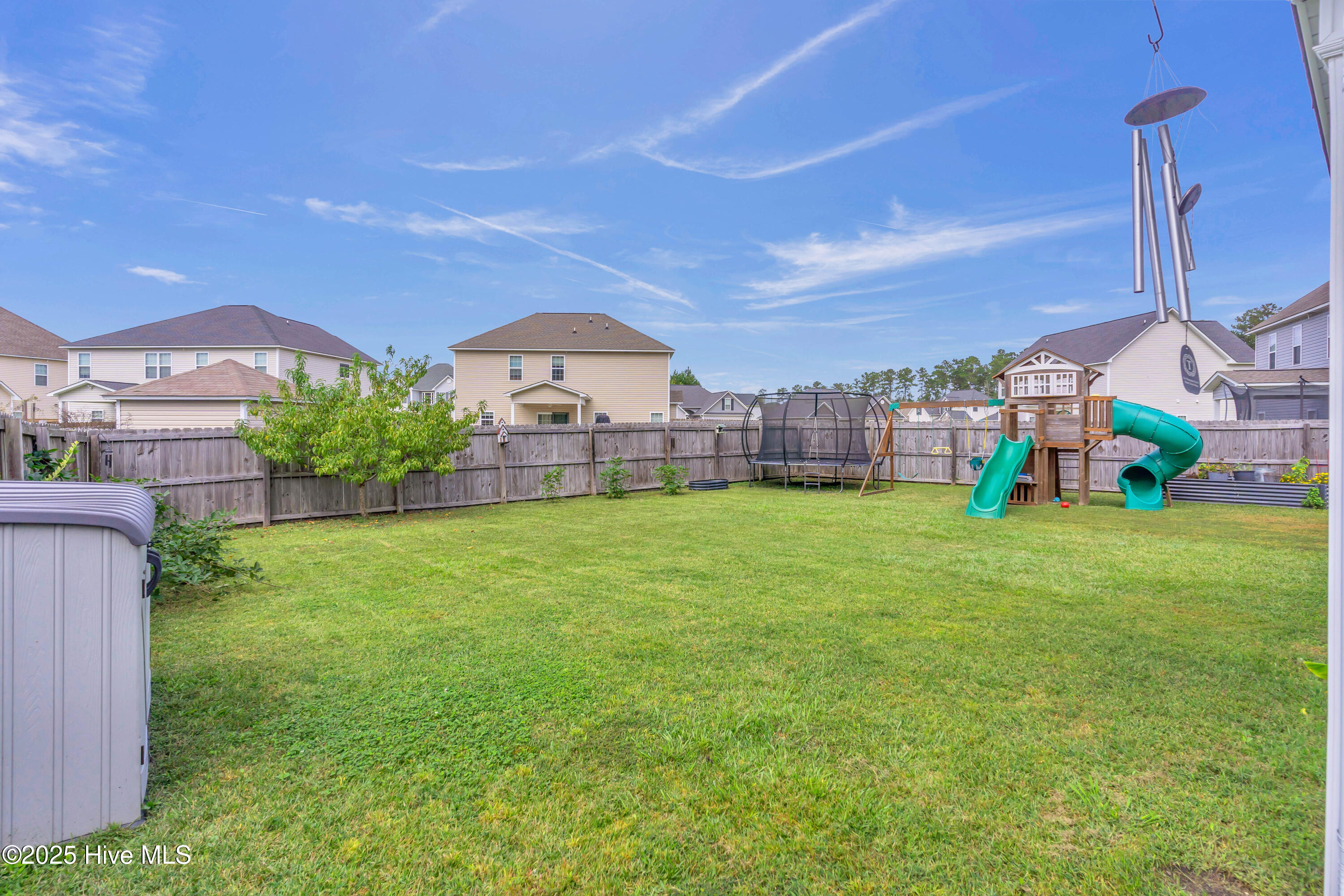 100534208 | Photo 39