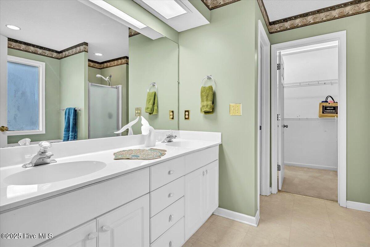 100543778 | Photo 21