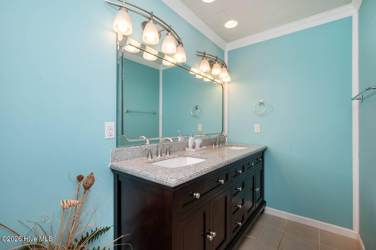 100553106 | Photo 28