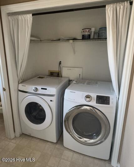 100558687 | Photo 16