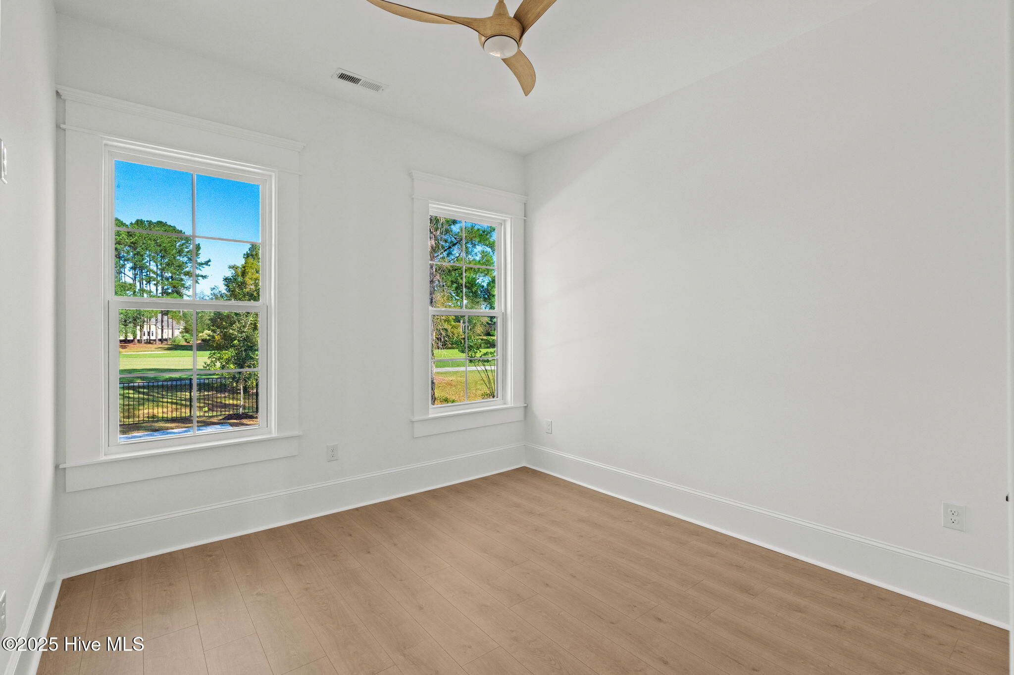 100535498 | Photo 38