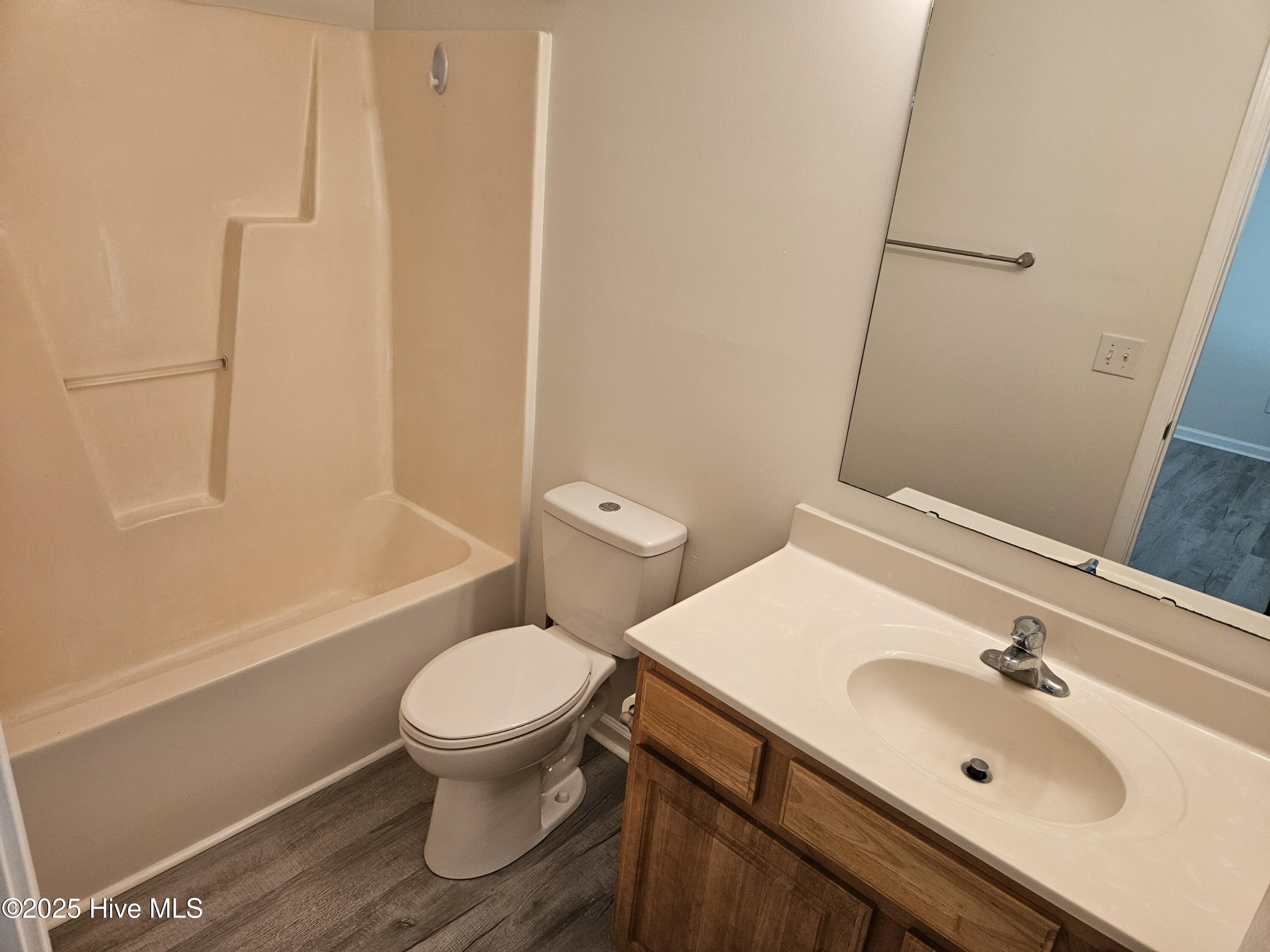 100530882 | Photo 12