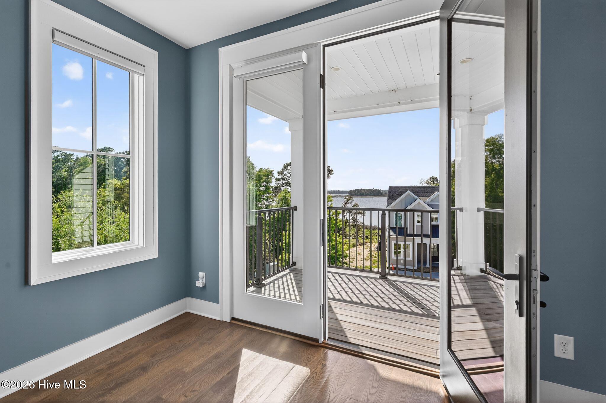 100567554 | Photo 22