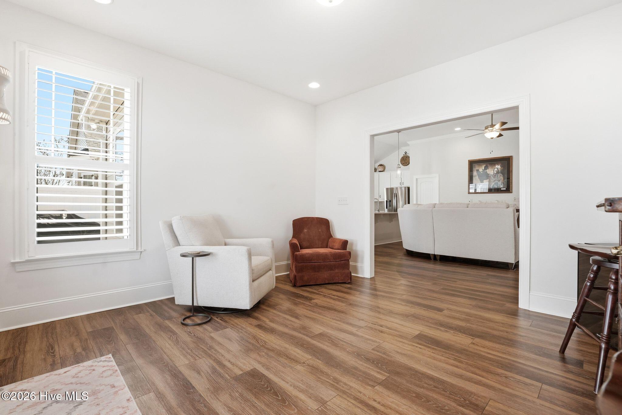 100559439 | Photo 24