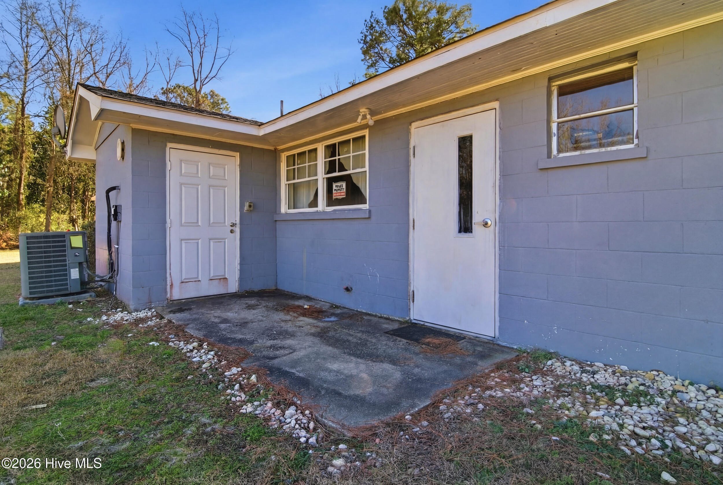 38_back patio storage