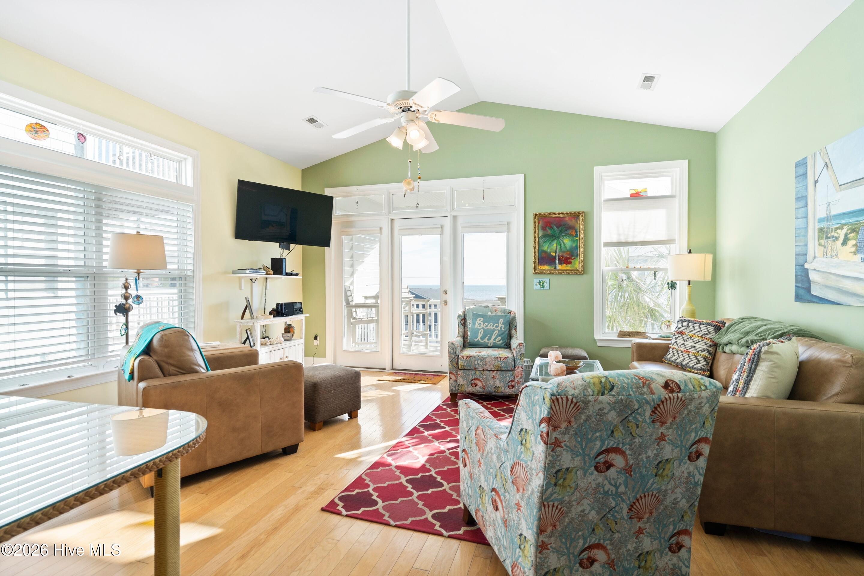 100547501 | Photo 12