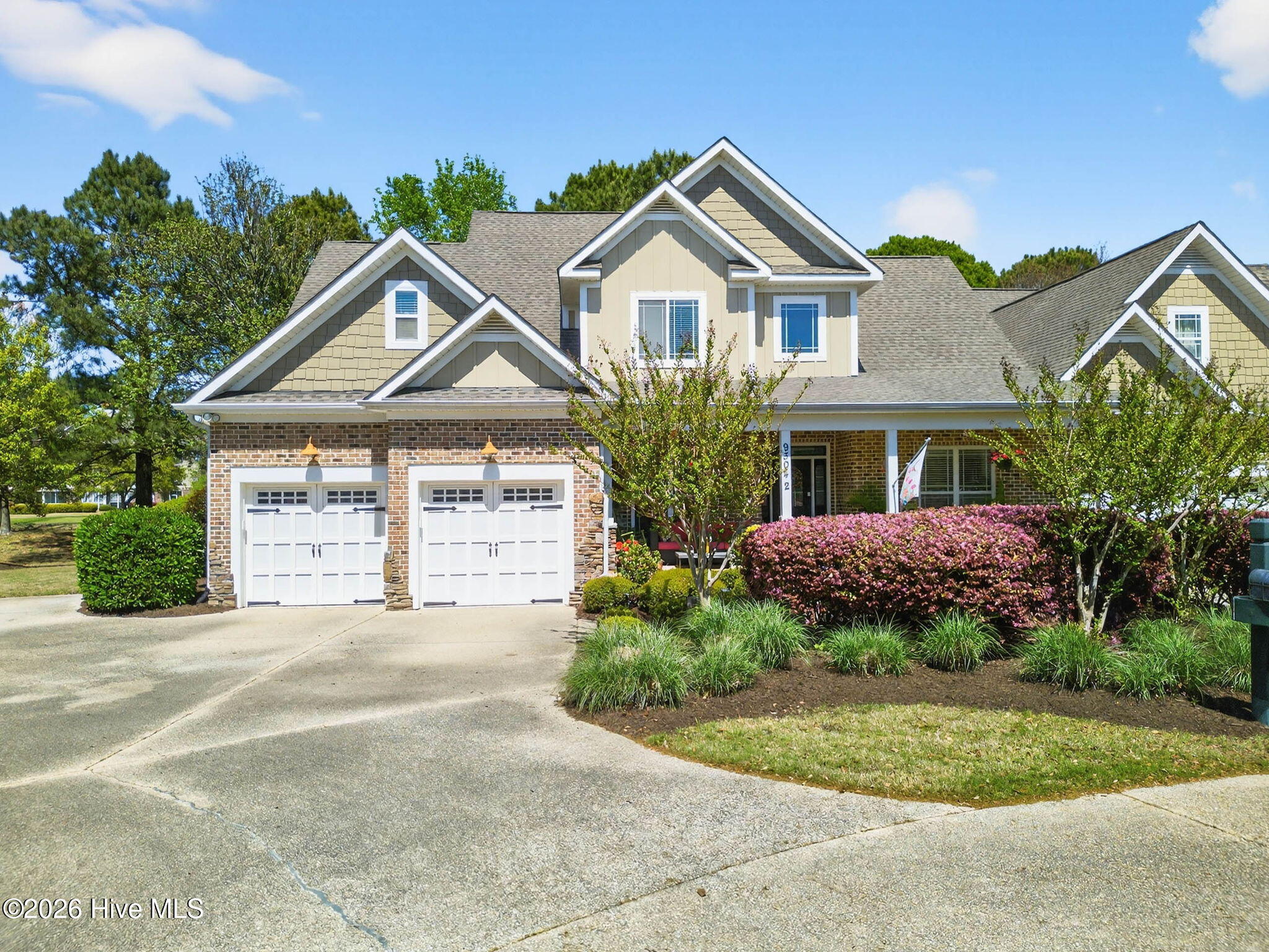 100564784 | Photo 45