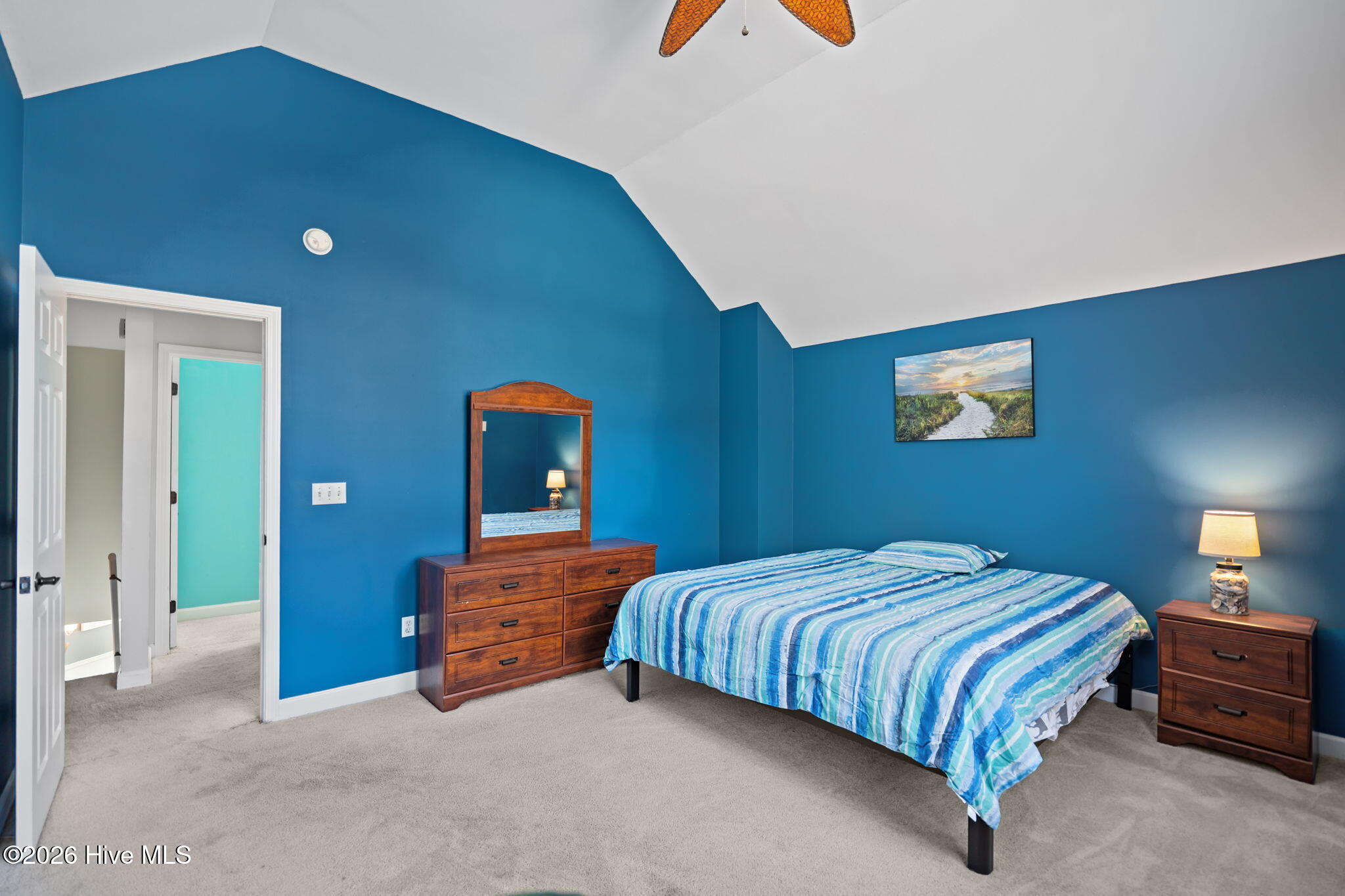 100558805 | Photo 28