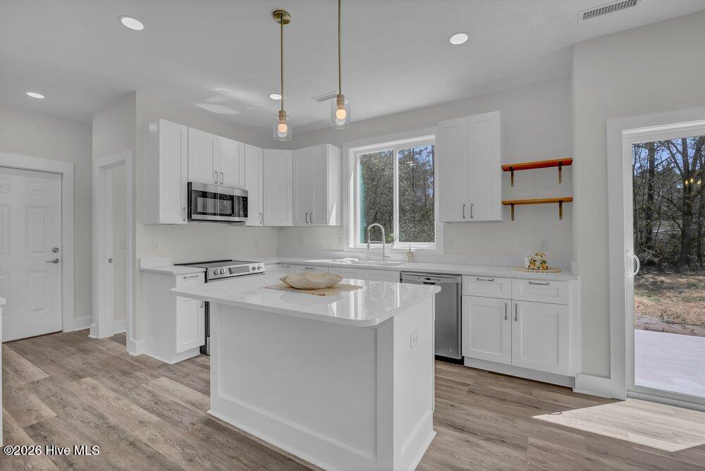 100561464 | Photo 10