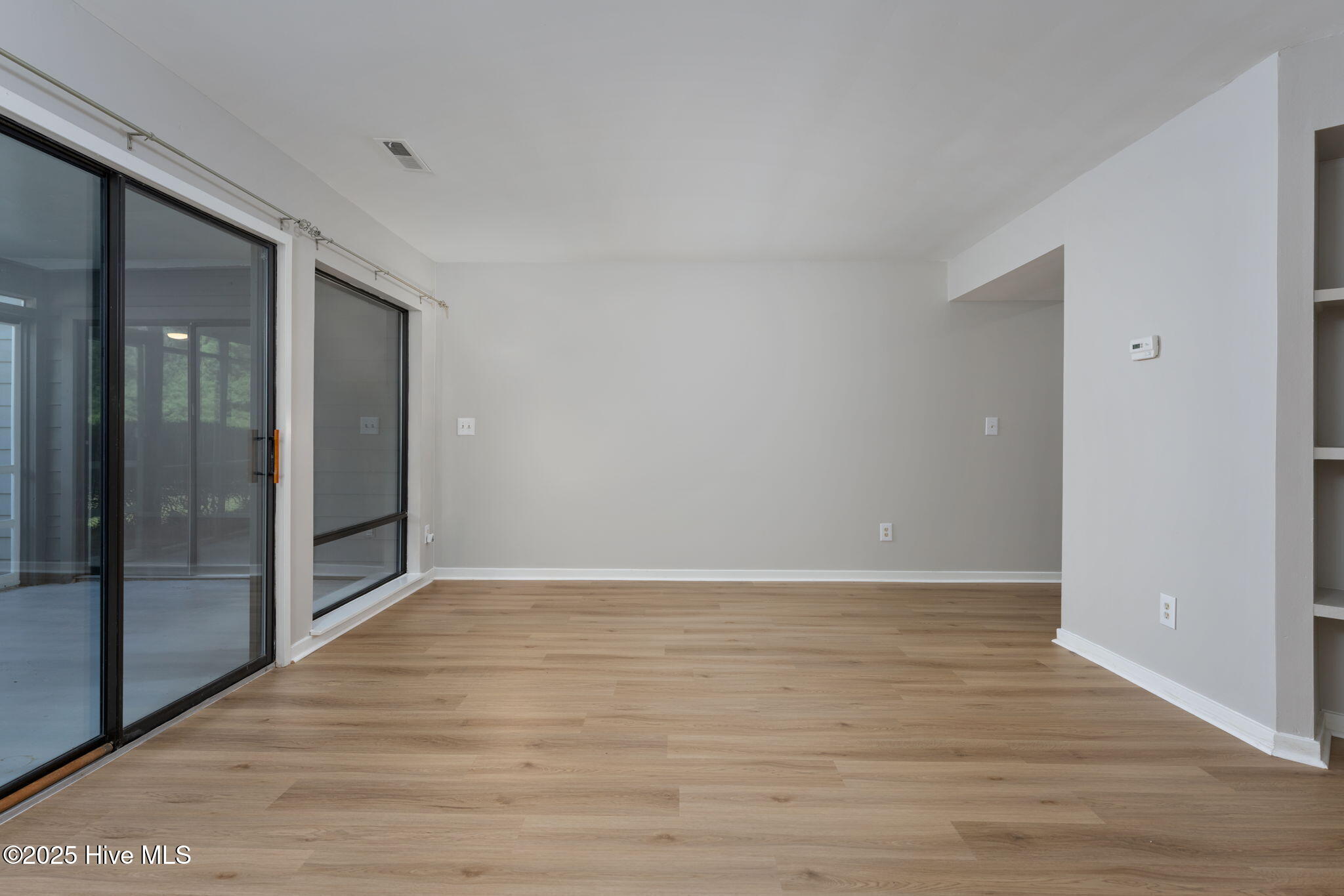 100519799 | Photo 17