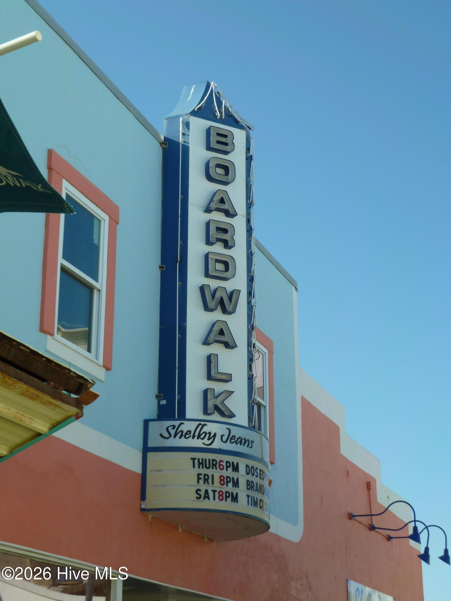 100559910 | Photo 50