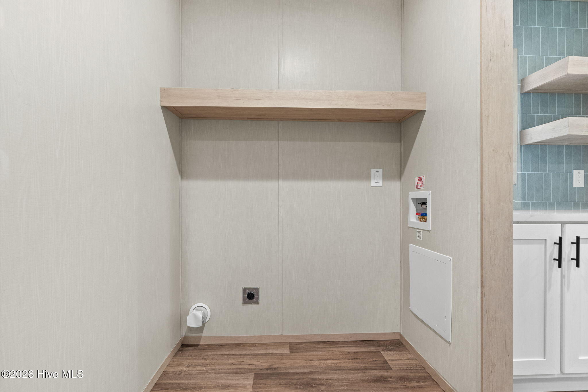 100547883 | Photo 14