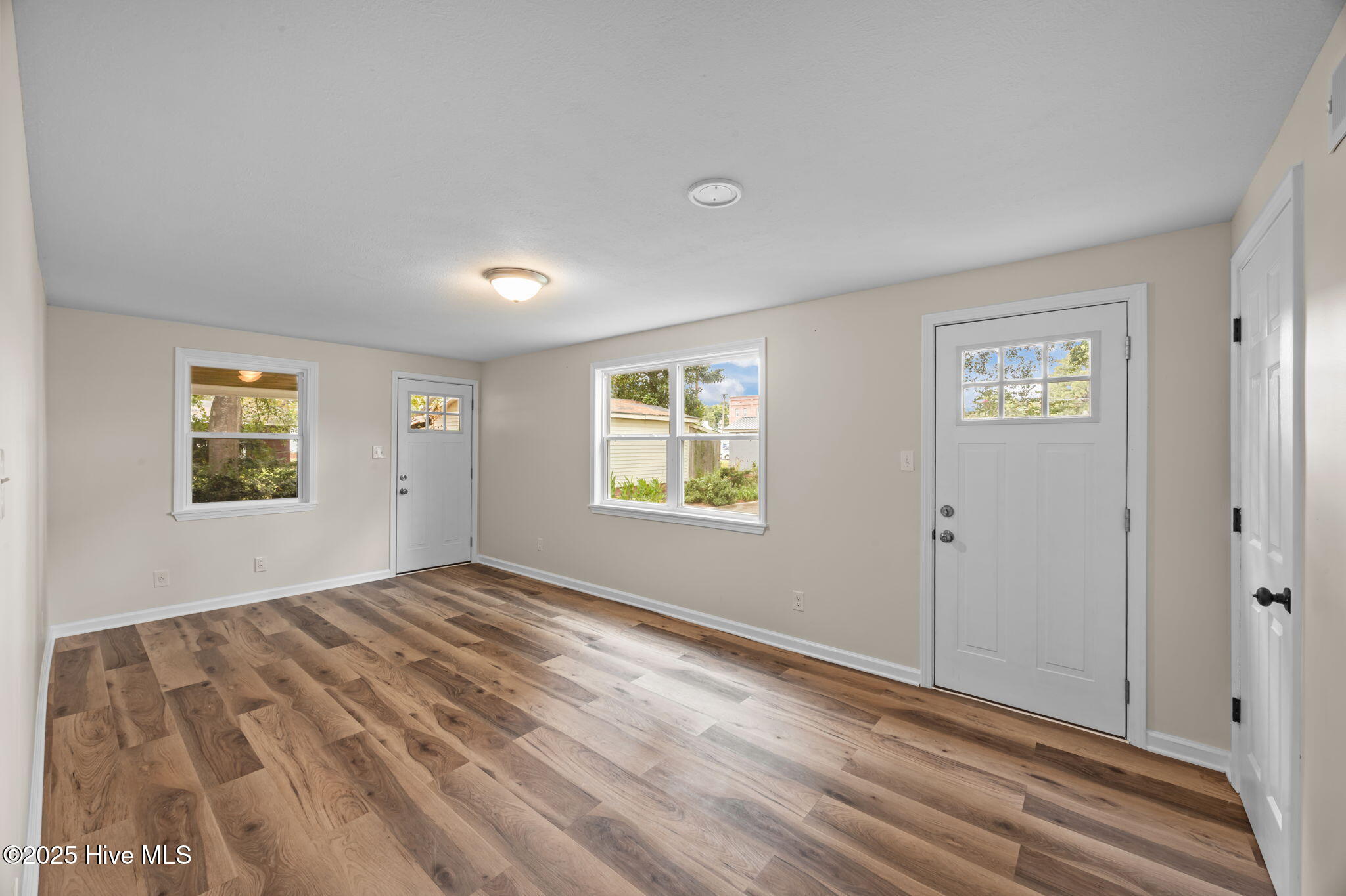 21-web-or-mls-0C0A7889