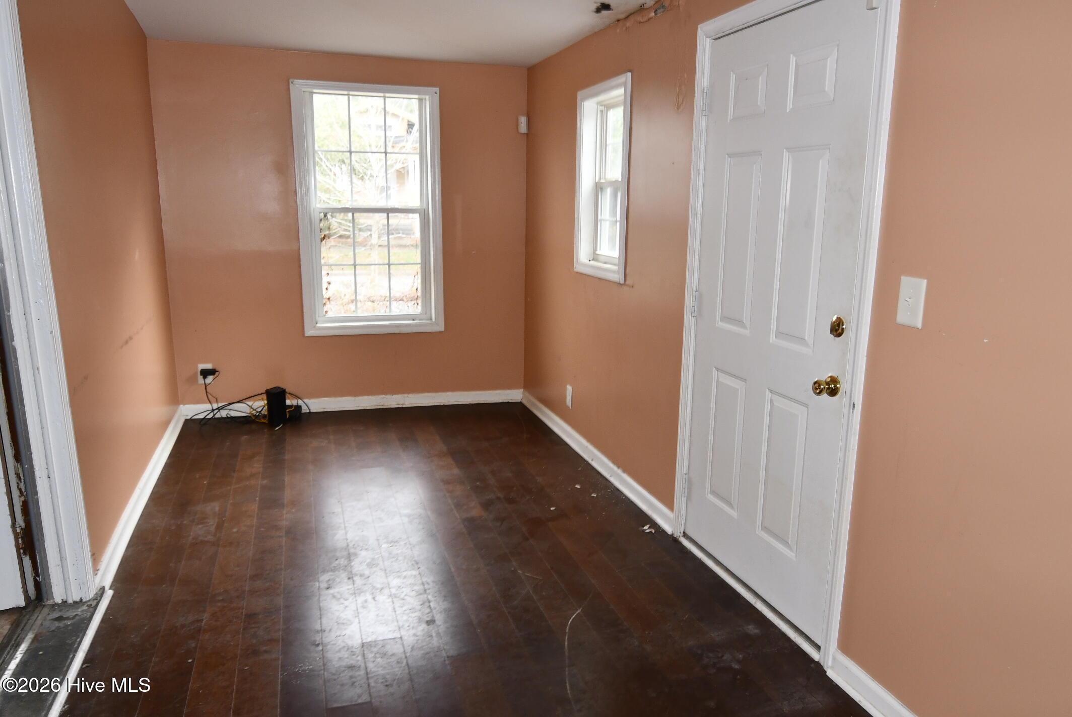 100554668 | Photo 14