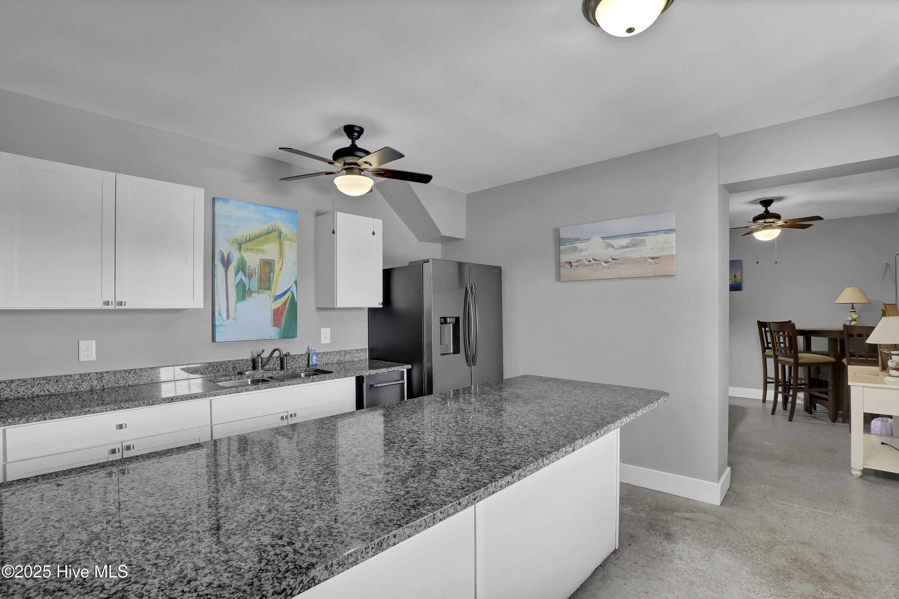 100538324 | Photo 55