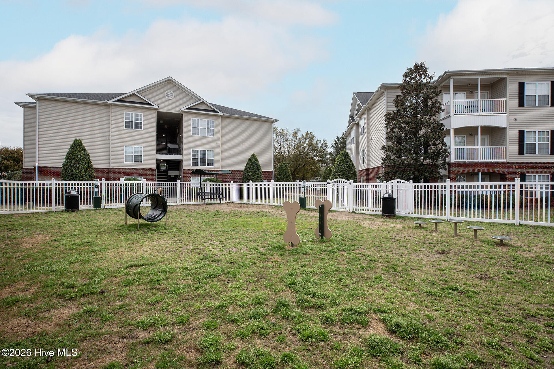 100560477 | Photo 31