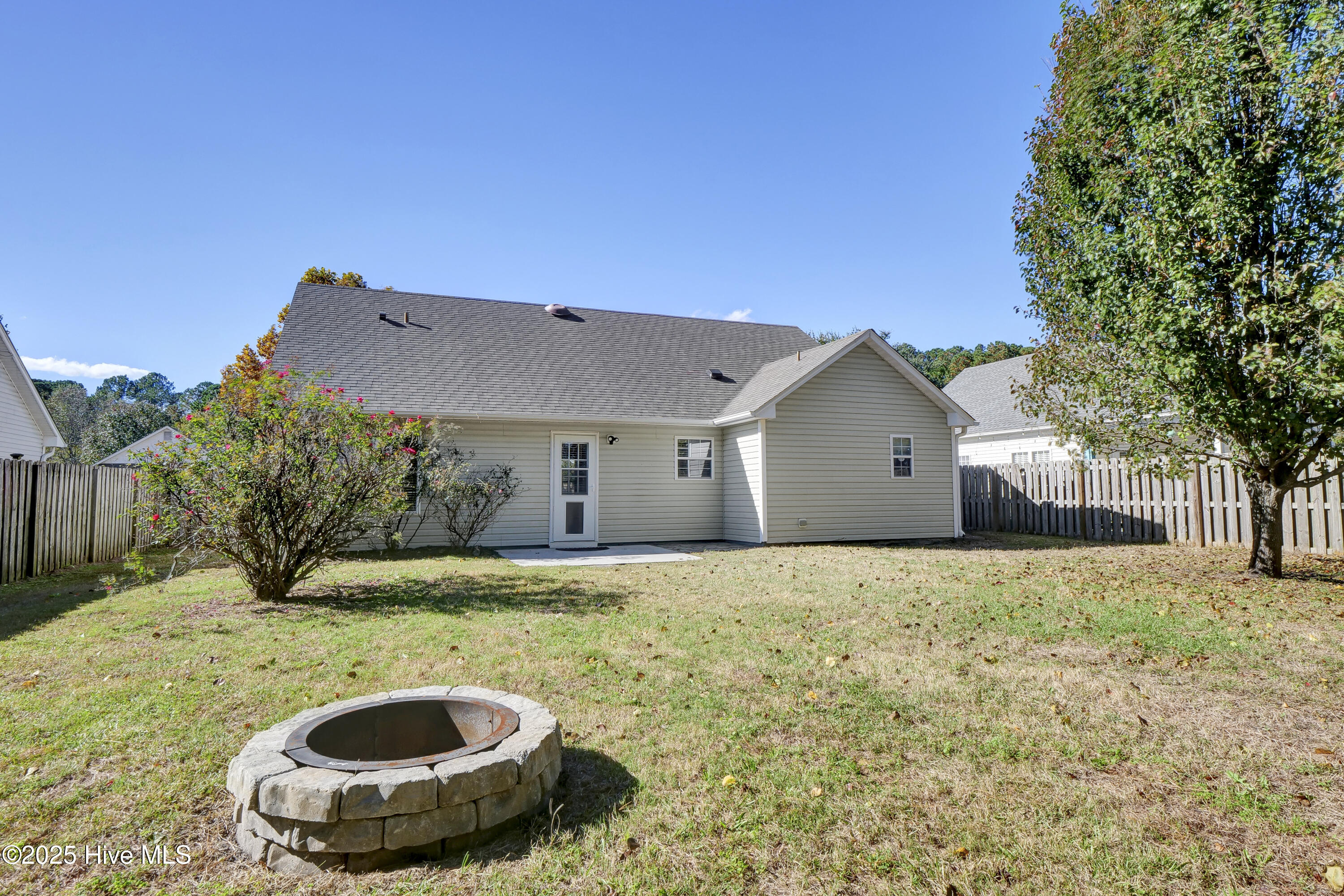 100540717 | Photo 32