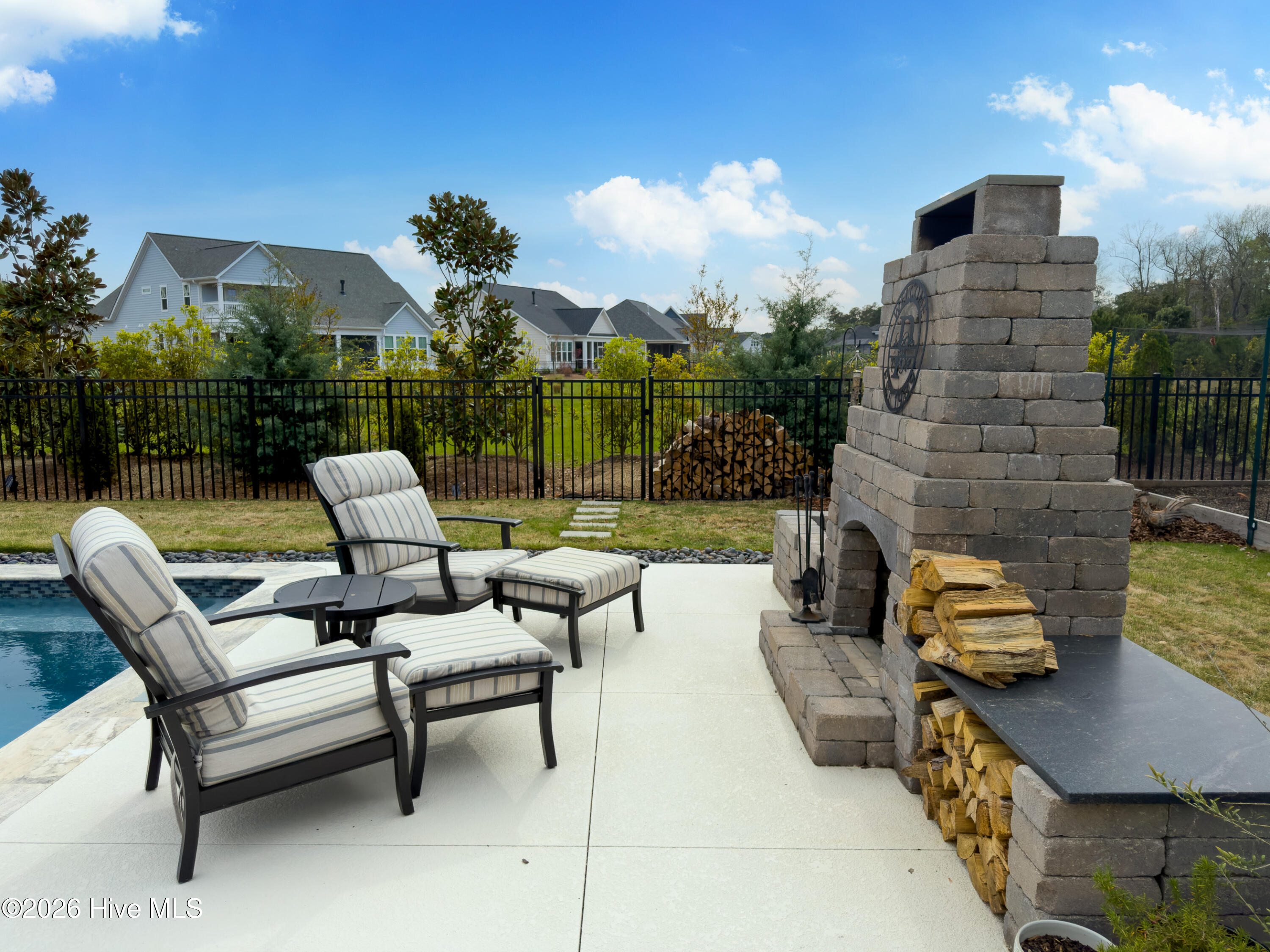 100562941 | Photo 62