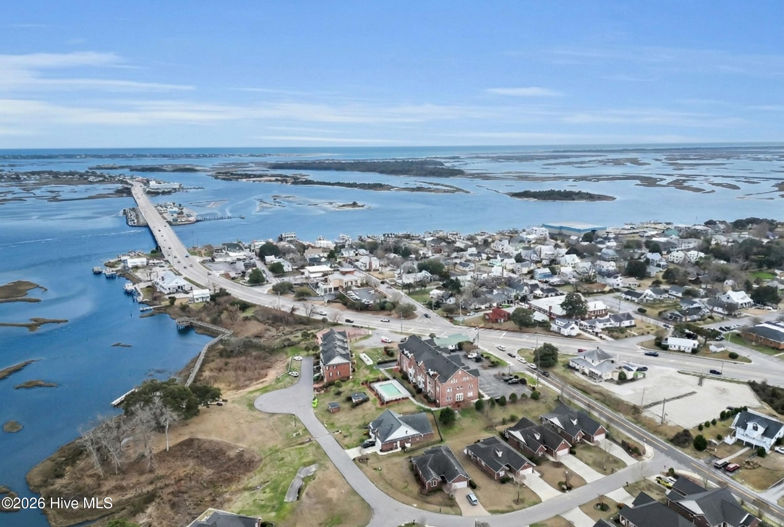 100557933 | Photo 34