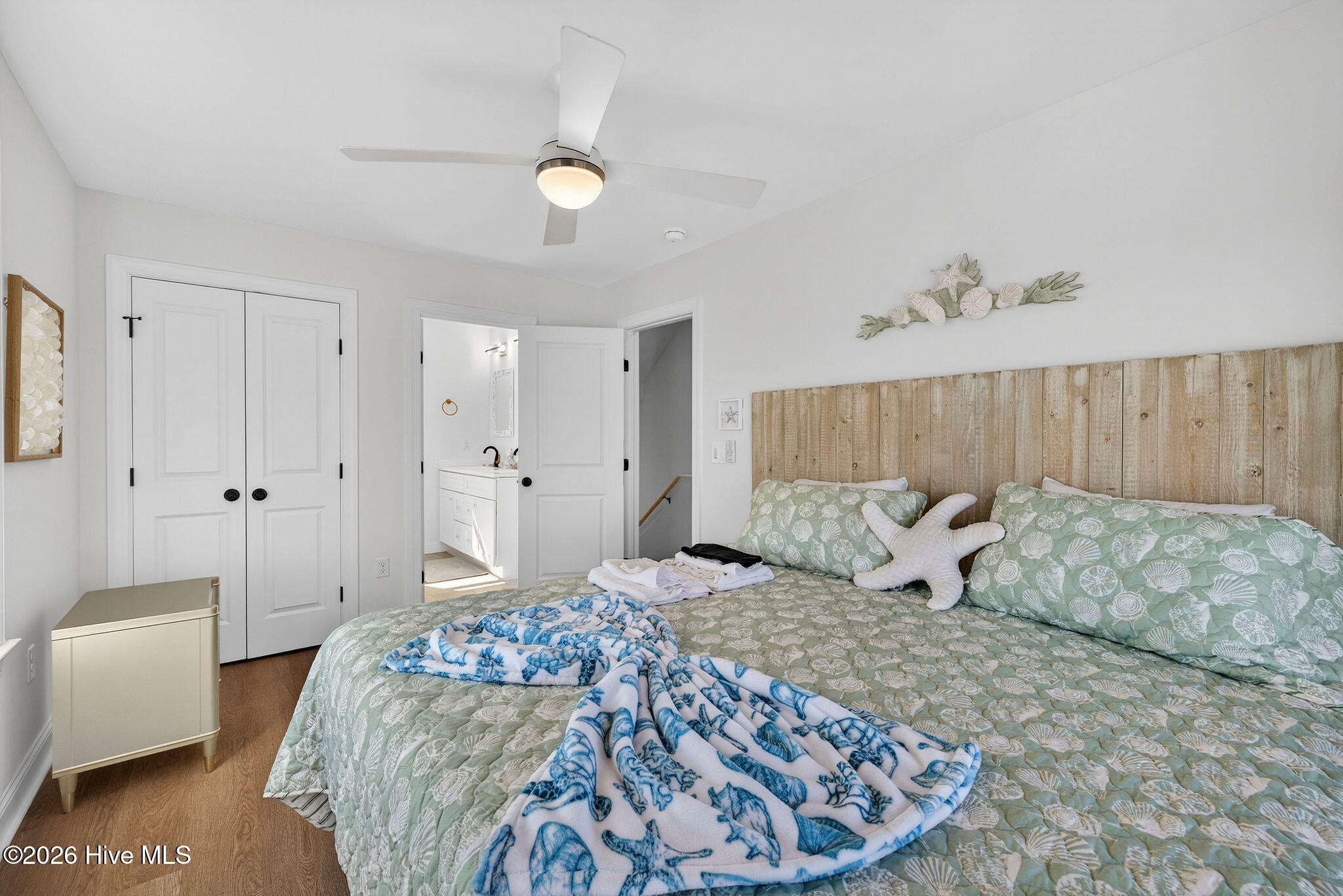 100565541 | Photo 39