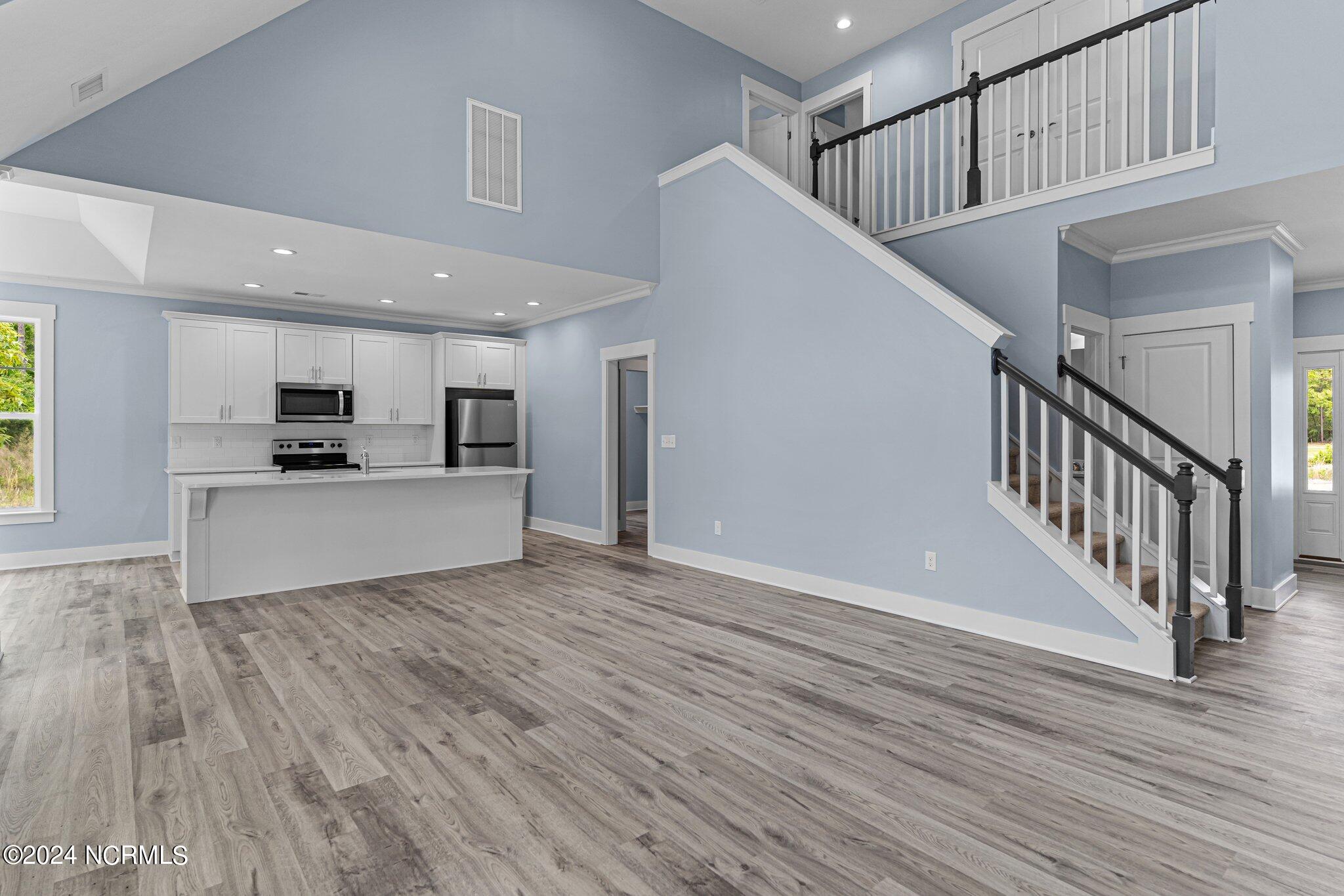 100531512 | Photo 11