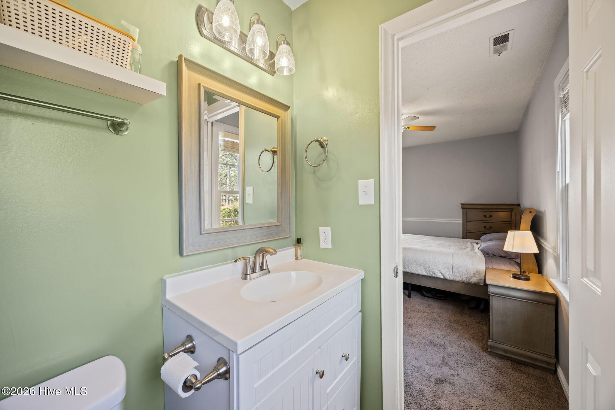 100558764 | Photo 26