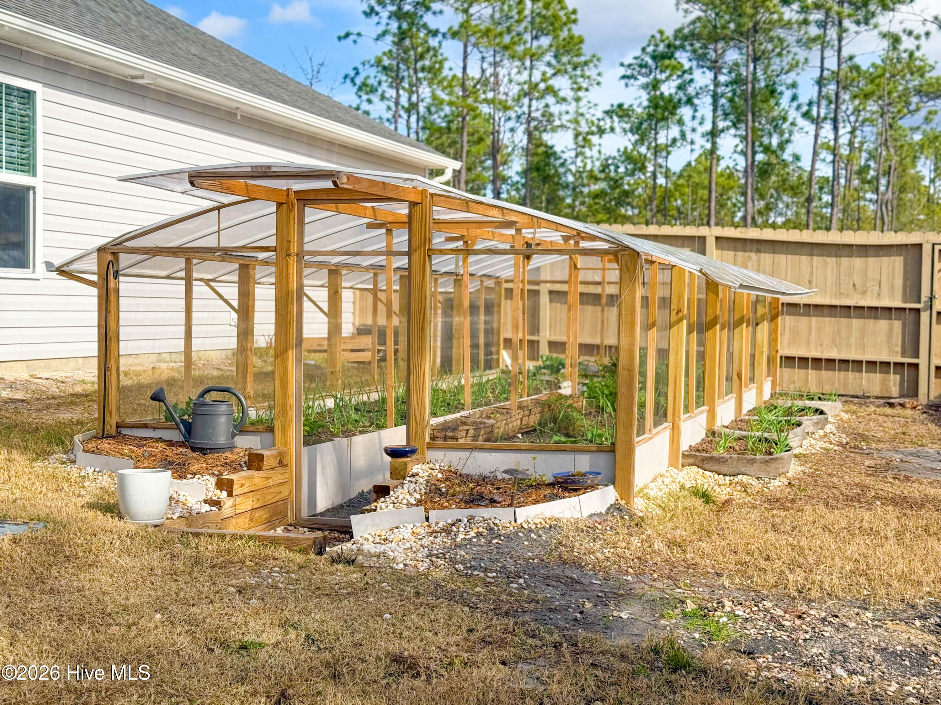 100548876 | Photo 41