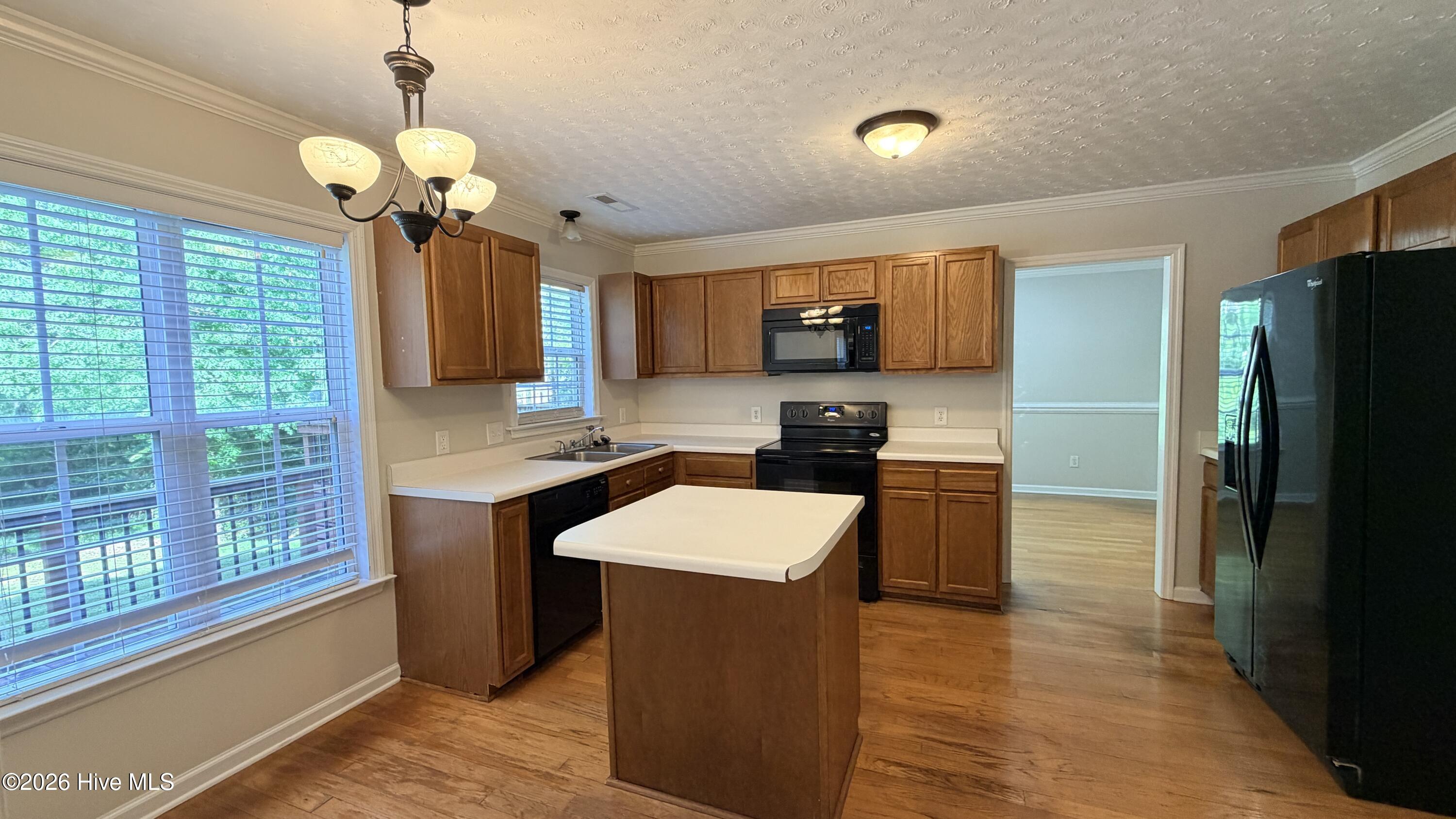 100569360 | Photo 10