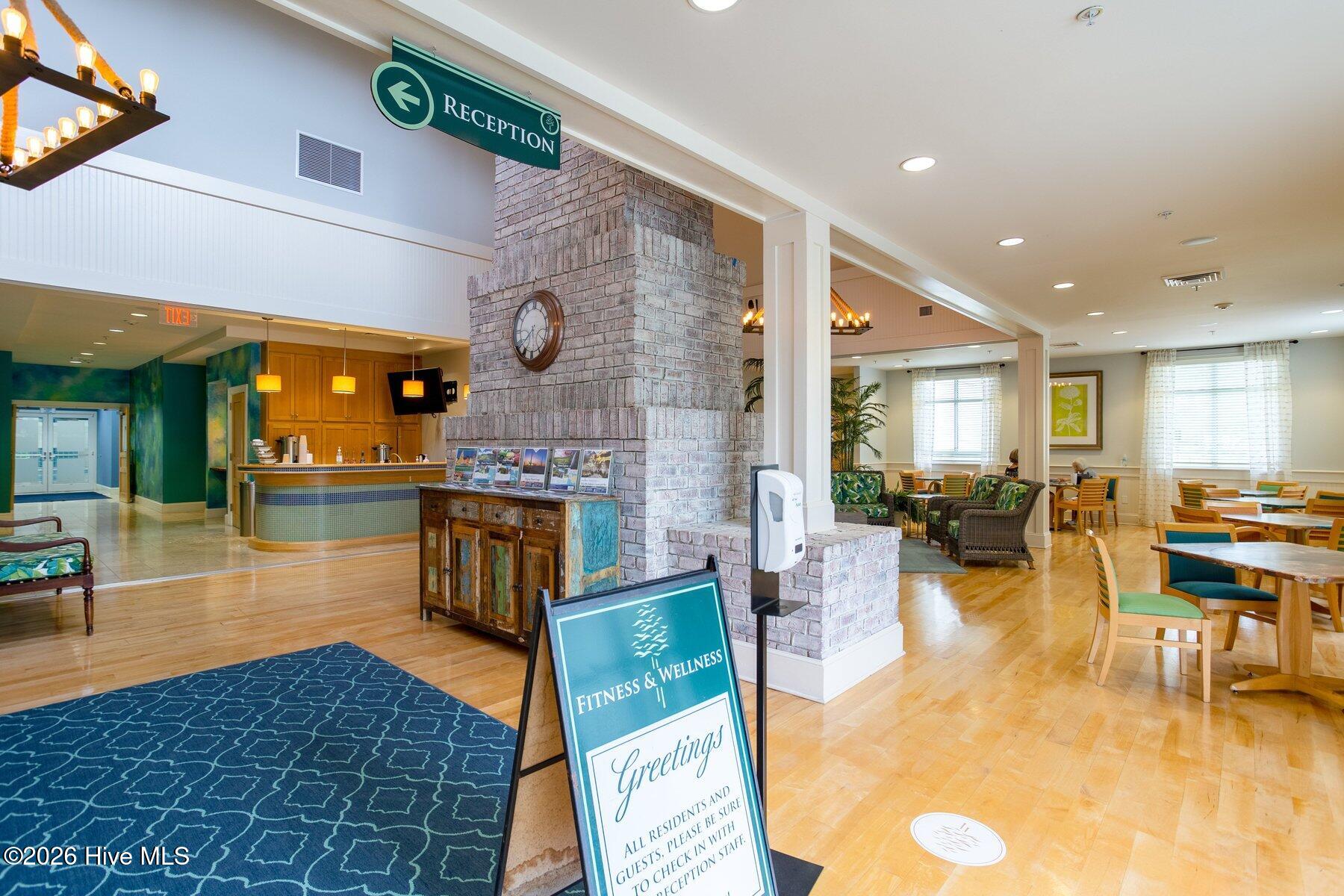 100558018 | Photo 40