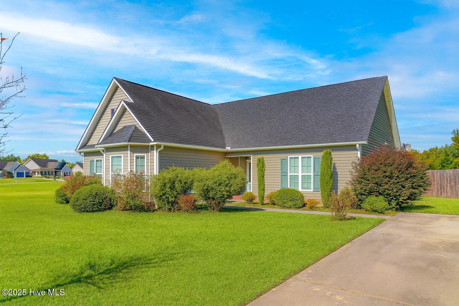 Homes for sale in Pikeville, NC | 510 Planters Ridge Dr, Pikeville, NC 27863 | MLS# 100534437