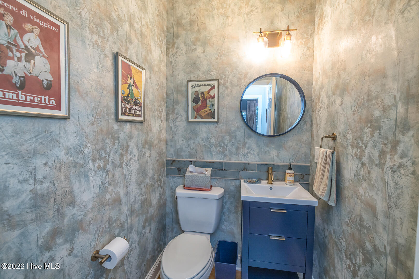 100550296 | Photo 40