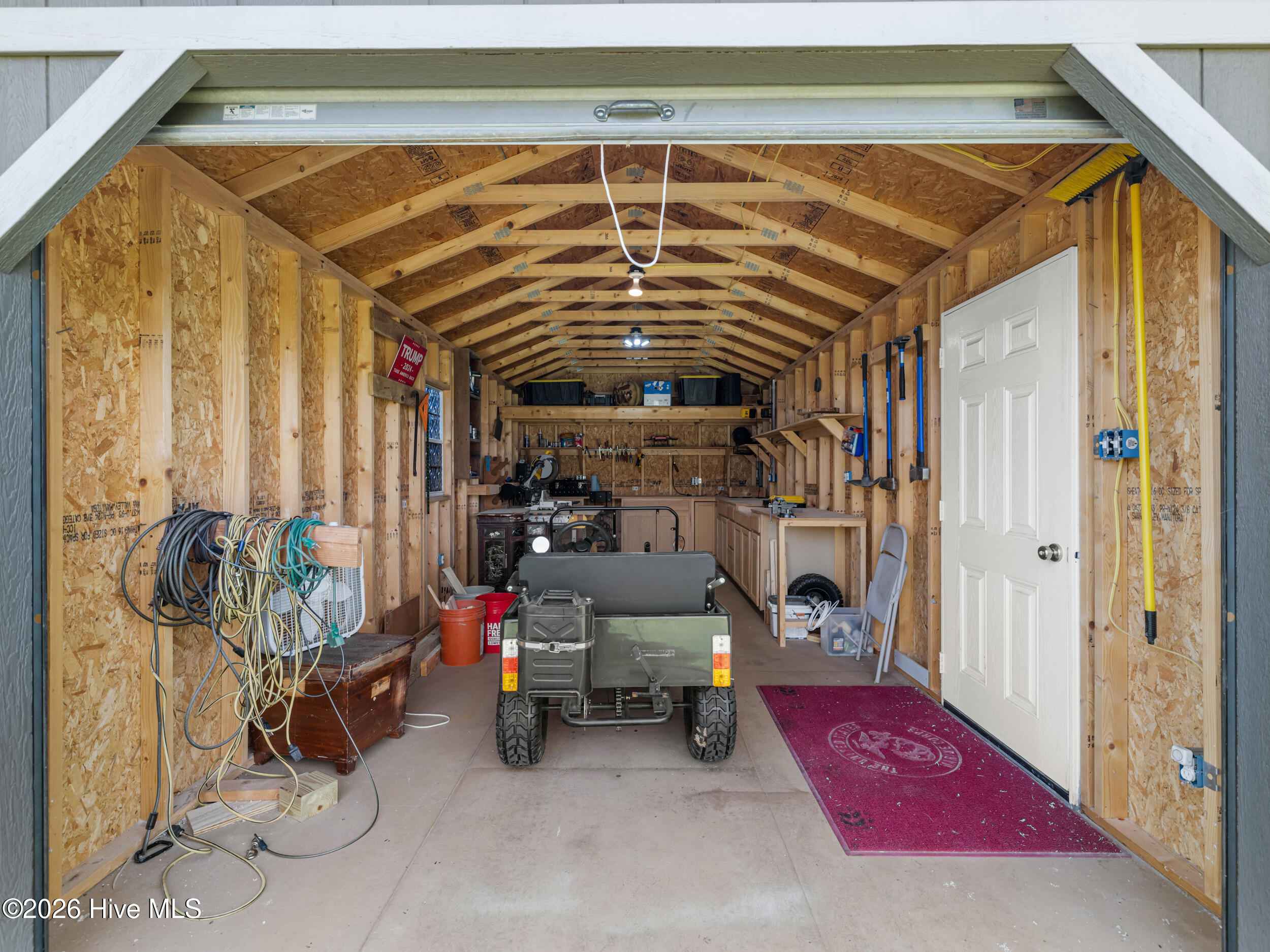 100570237 | Photo 71